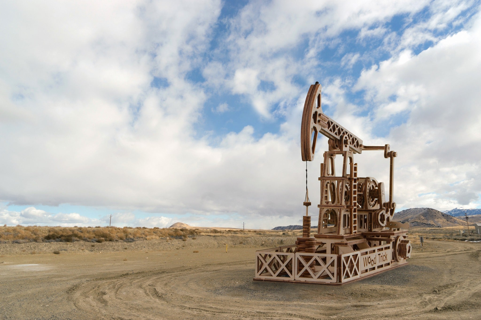 Oil Derrick - Wooden 3D mechanical model. No glue or cutting required Construction set